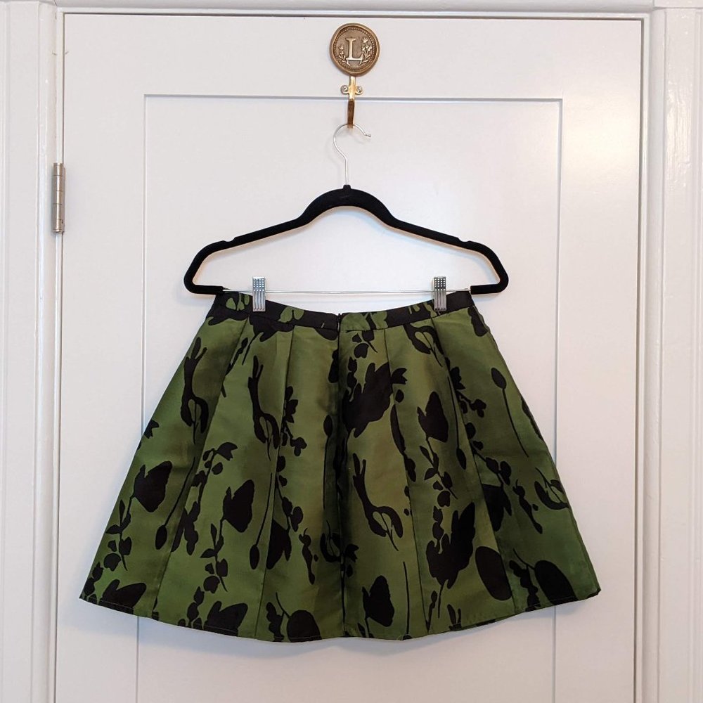 EUC Modcloth Ark & Co Ver-dance Partner Skirt, Green & Black Floral in Medium - Picture 7 of 16